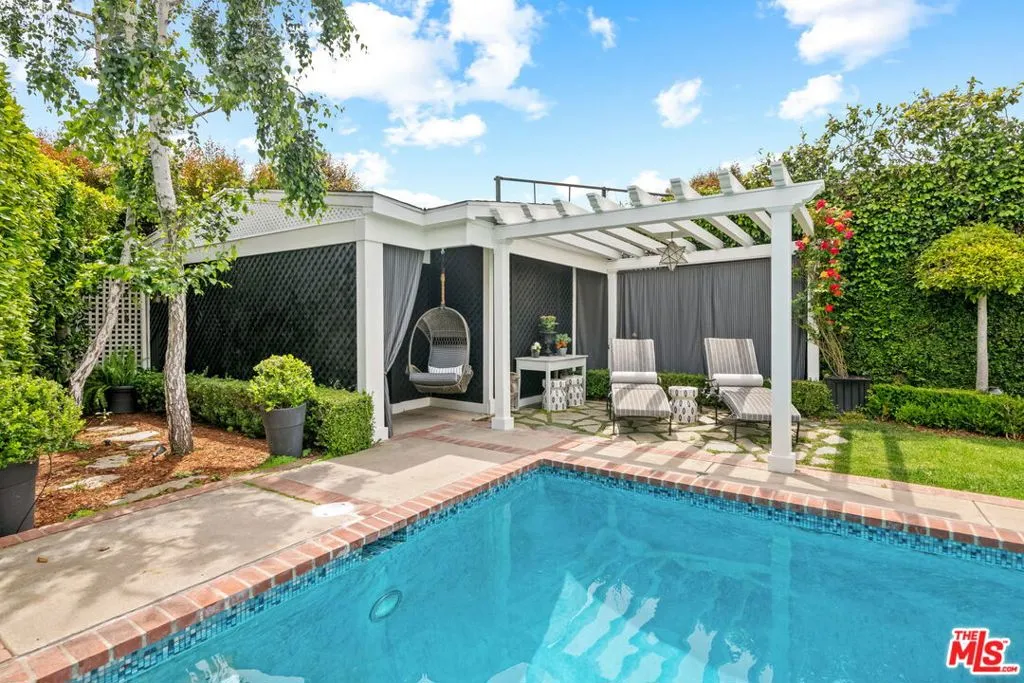 Los Angeles, California 90024, United States, 4 Bedrooms Bedrooms, ,3 BathroomsBathrooms,Residential,Active,154507