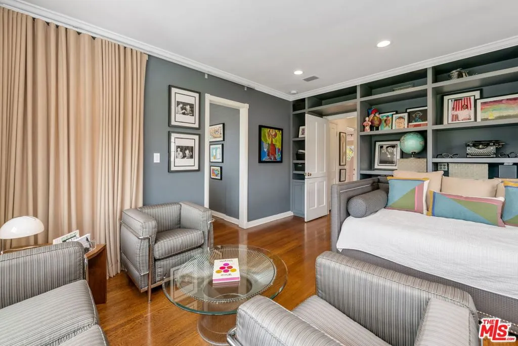 Los Angeles, California 90024, United States, 4 Bedrooms Bedrooms, ,3 BathroomsBathrooms,Residential,Active,154507