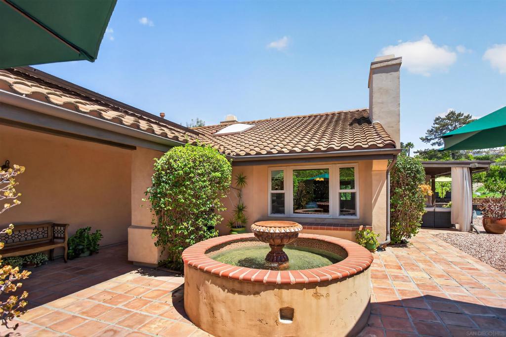 3220 Avenida Reposo