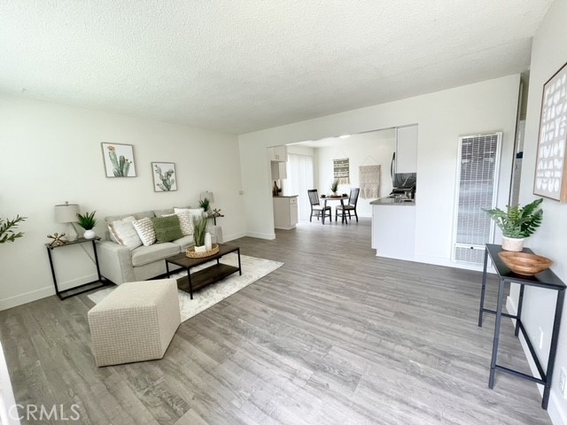 333 E La veta Avenue