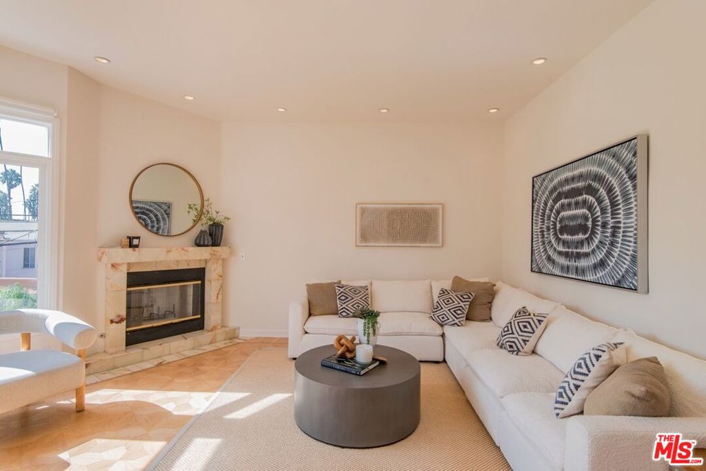 1044 5th Street 202
