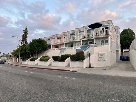 Photo of 320 N Catalina Avenue #3, Redondo Beach, CA 90277 (MLS # SB26218655)