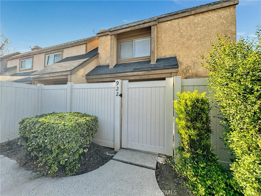 922 Sandpiper St, West Covina CA 91790
