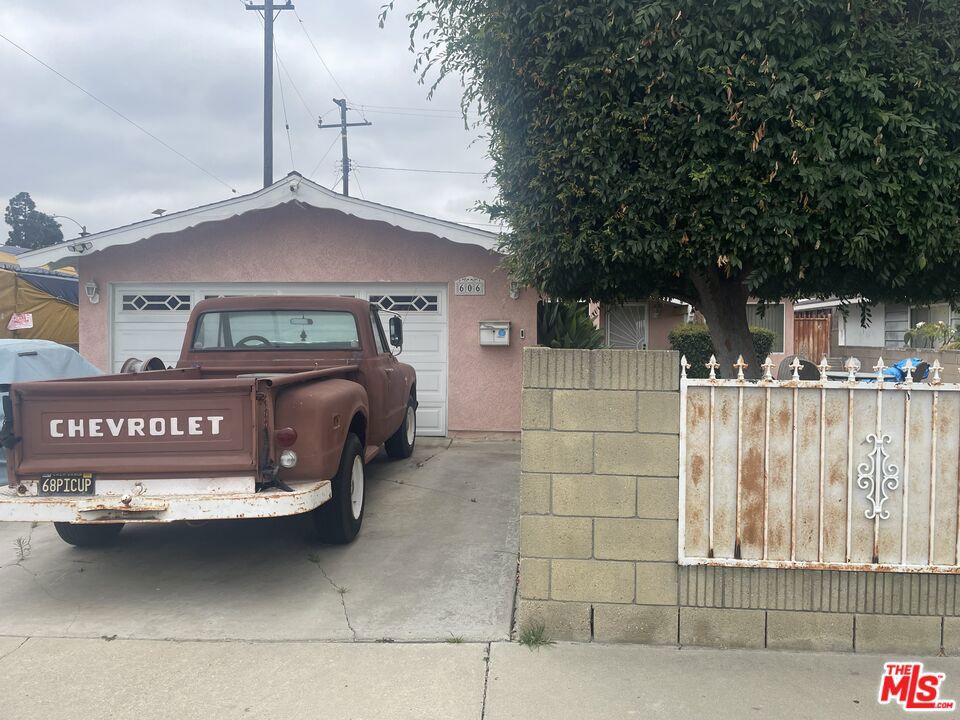 606 W Galavan Street