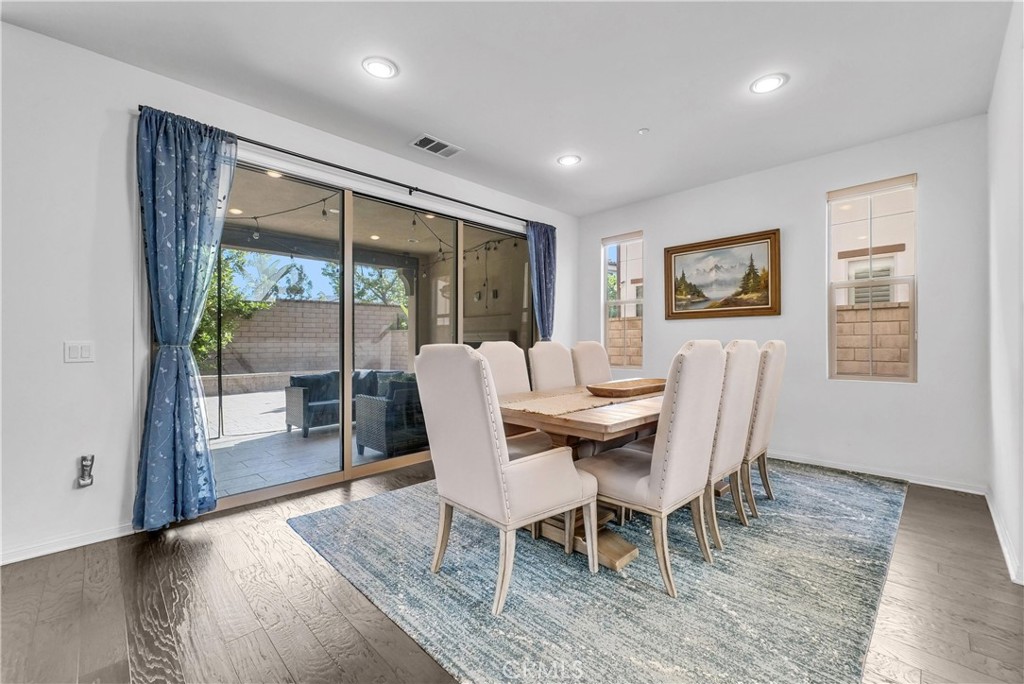 320 La Floresta Drive