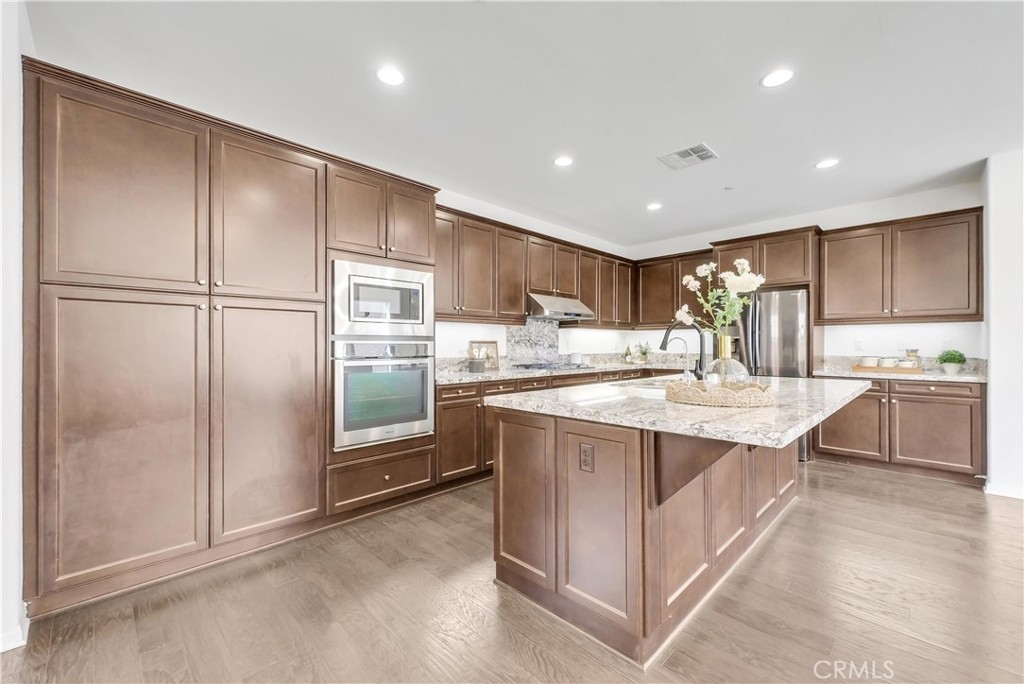 320 La Floresta Drive