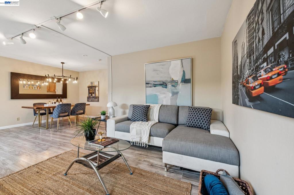 3447 Capella Ln