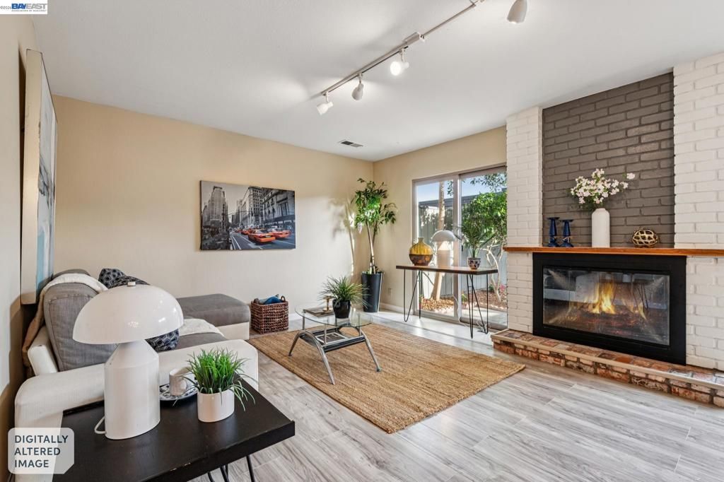 Photo of 3447 Capella Ln Ln, Alameda, CA 94502 (MLS # 41133346)
