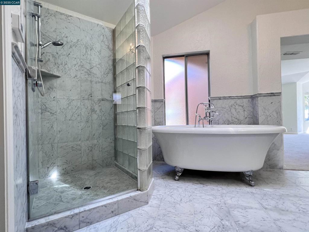 ECHO RIDGE - Residential Lease