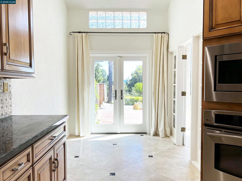 ECHO RIDGE - Residential Lease