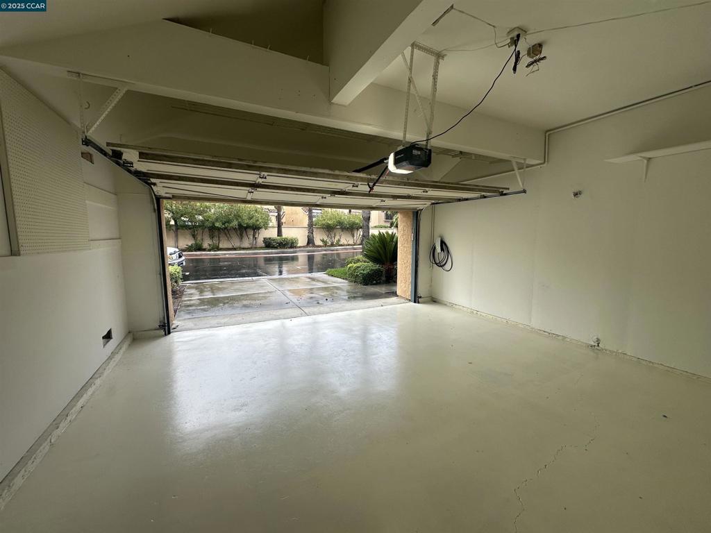 ECHO RIDGE - Residential Lease