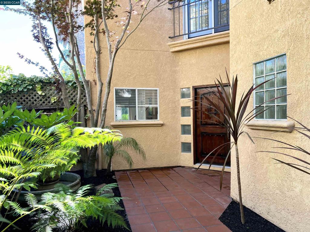 ECHO RIDGE - Residential Lease