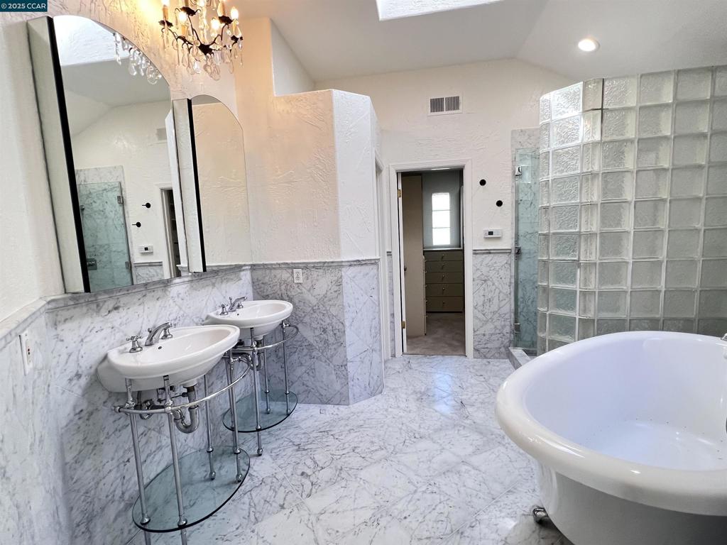 ECHO RIDGE - Residential Lease