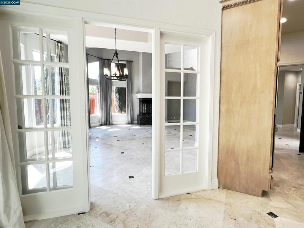 ECHO RIDGE - Residential Lease