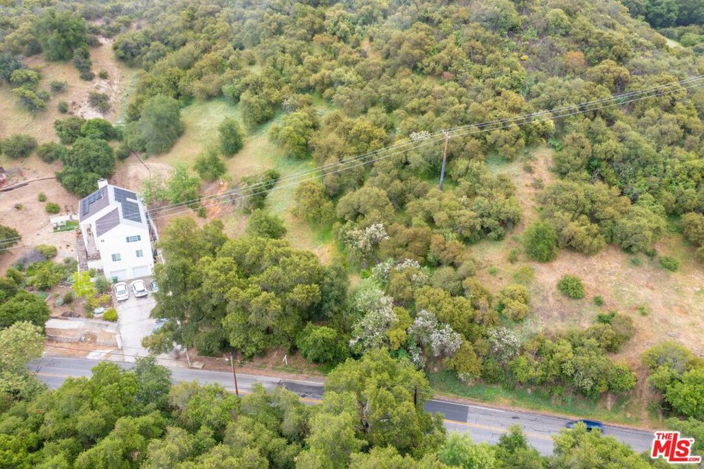 listing image 130729522511750754039