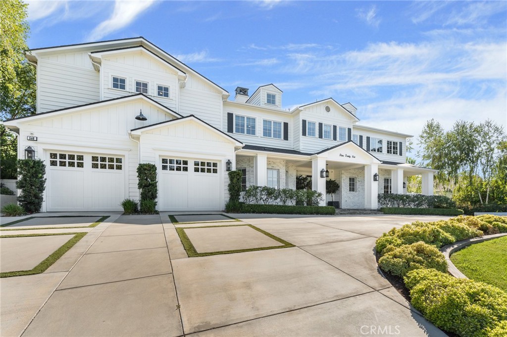 546 E Mariposa Drive