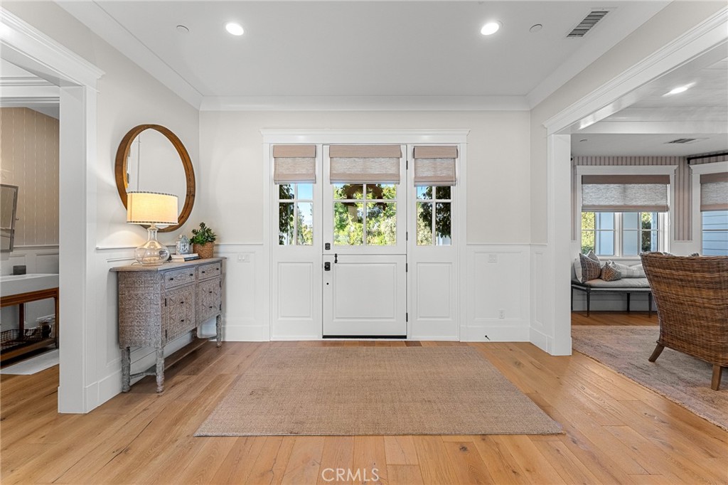 546 E Mariposa Drive