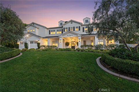 Photo of 546 E Mariposa Drive, Redlands, CA 92373 (MLS # IG25040789)