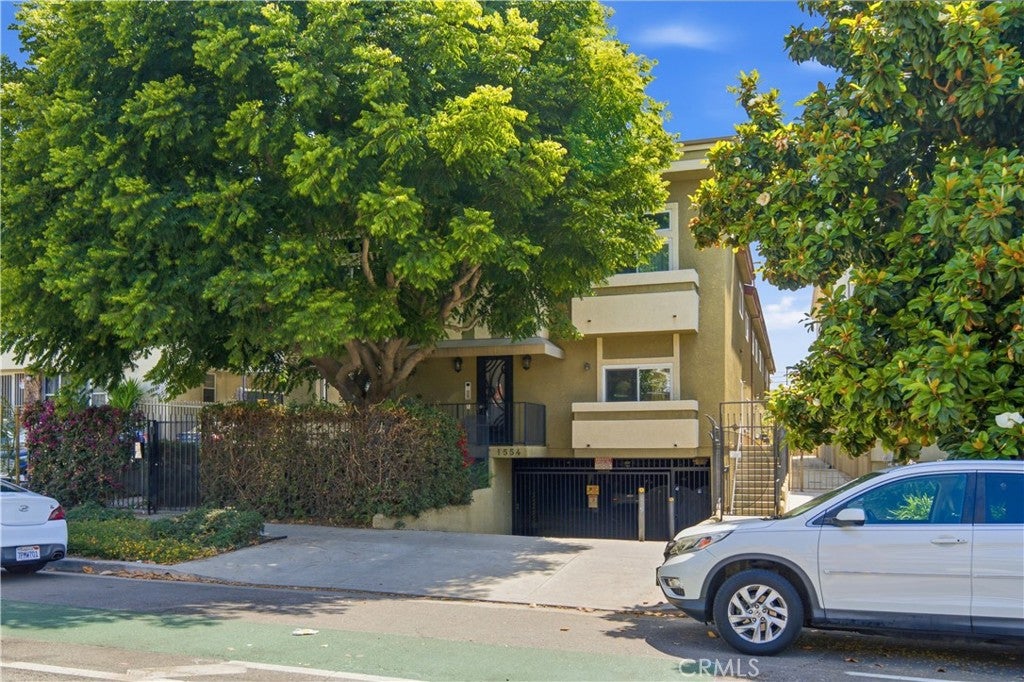 1554 N Hobart BLVD 2, Los Angeles CA 90027