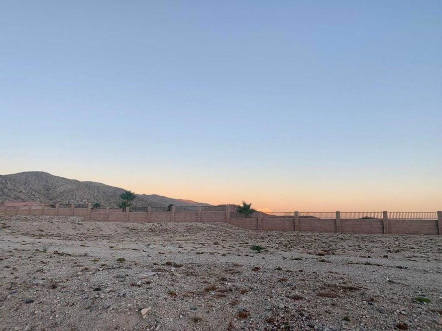 Paradise Springs is a lovely 55 plus community located in the West side of Desert Hot Springs adjacent to Mission Lakes Country Club.