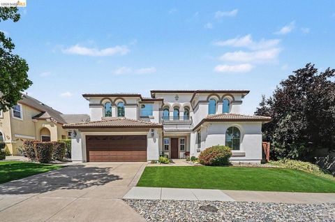 Photo of 2645 Torrey Pines DR DR, Brentwood, CA 94513 (MLS # 41140291)