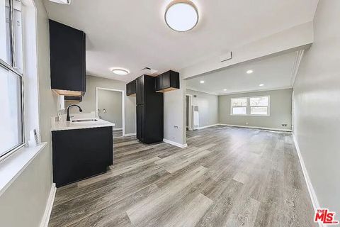 Photo of 582 Venice Boulevard #A, Venice, CA 90291 (MLS # 26658897)