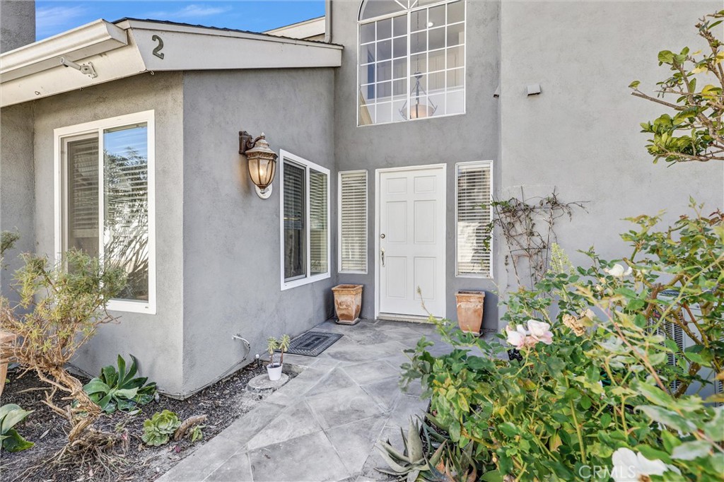 2626 Santa Ana Avenue