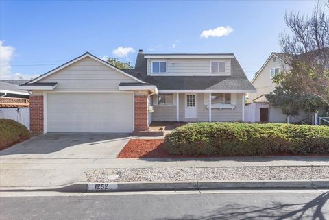 Photo of 1252 Linfield Ln Ln, Hayward, CA 94545 (MLS # 41120503)