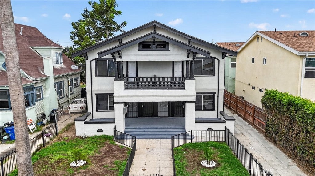 611 W 46th