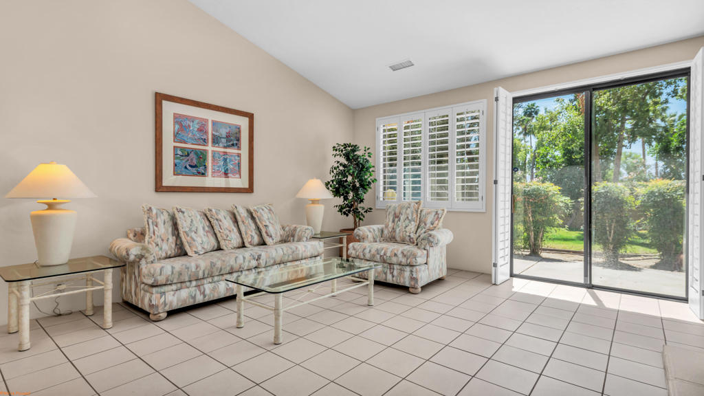 106 Towle Circle