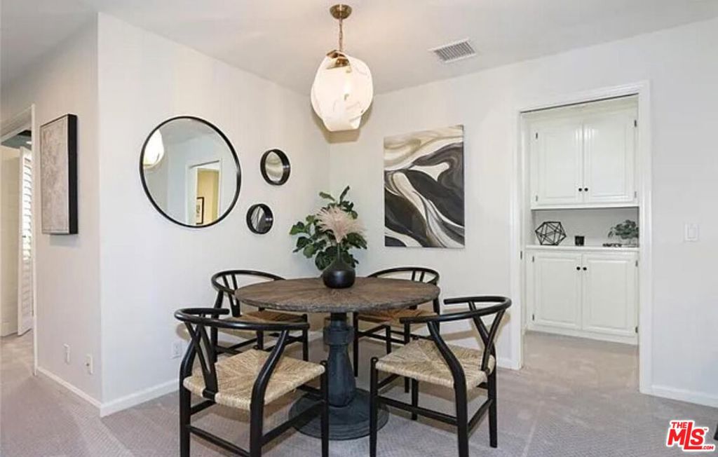 880 W 1st Street 211