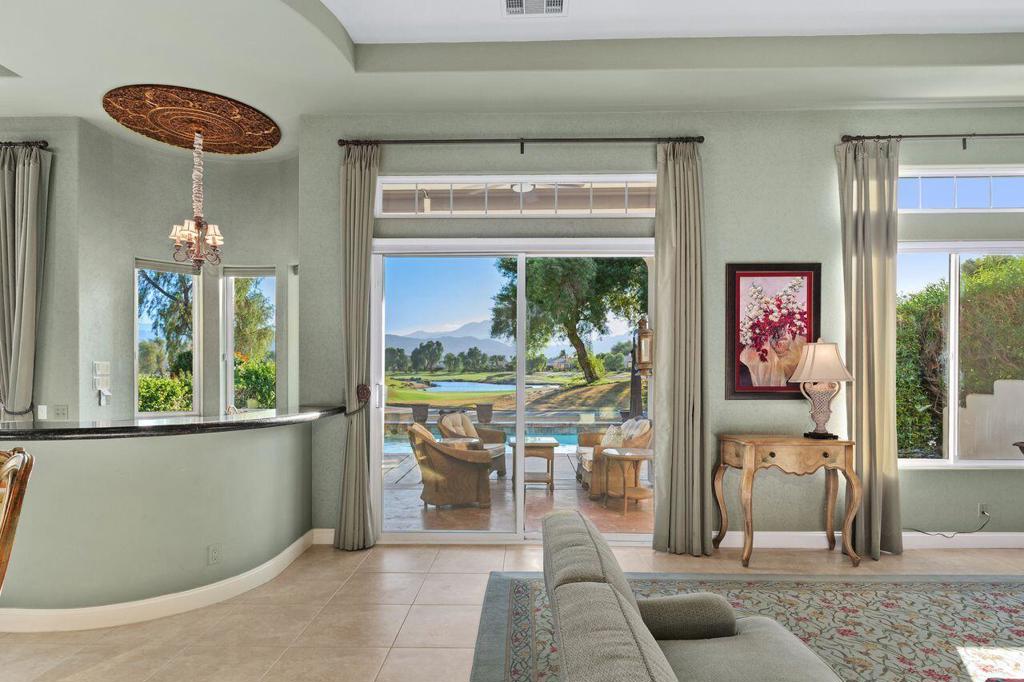 Mira Vista - Residential