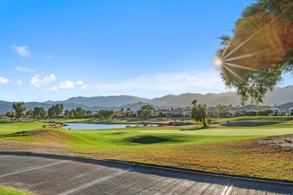 Mira Vista - Residential