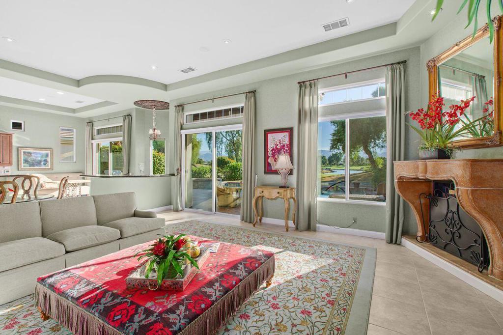 Mira Vista - Residential