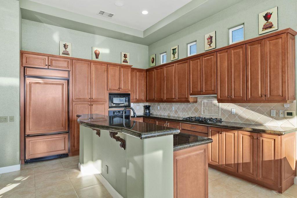 Mira Vista - Residential