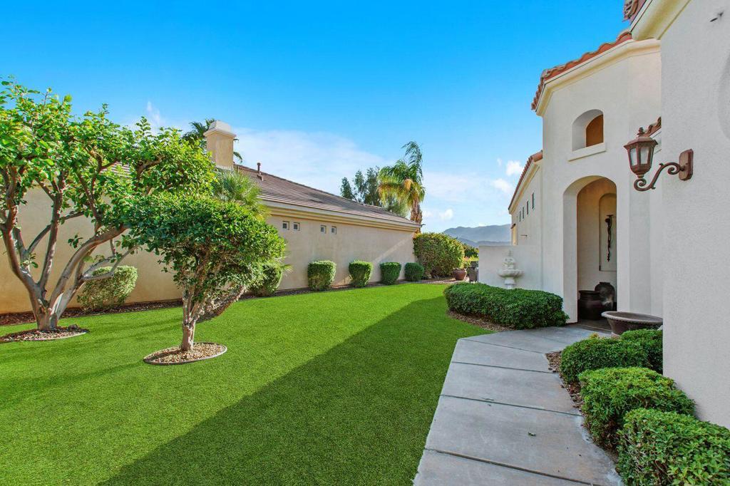 Mira Vista - Residential