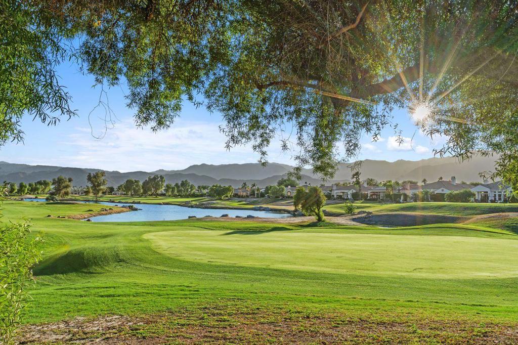 Mira Vista - Residential