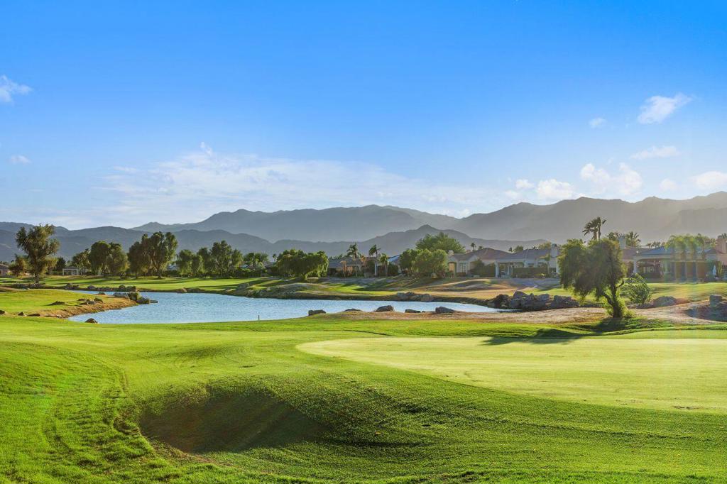 Mira Vista - Residential