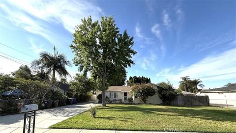 Photo of 128 Los Angeles, Monrovia, CA 91016 (MLS # AR26068432)