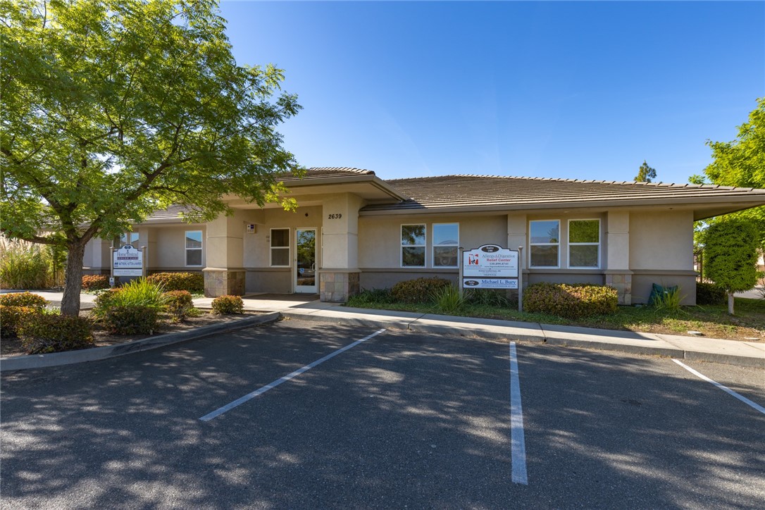High quality, well kept suite behind Raley's off of Forest Avenue. Consists of two large workspaces or could be a reception area with a private office. A sink and cabinetry is built into small break room or storage area. Two common restrooms are stocked and cleaned by the Landlord. CAM charge of $47/mo to cover common area cleaning/stocking, trash, and landscaping.