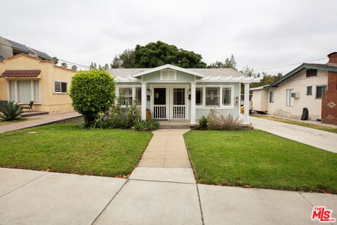 Photo of 1804 E Glenoaks Boulevard, Glendale, CA 91206 (MLS # 26990001)