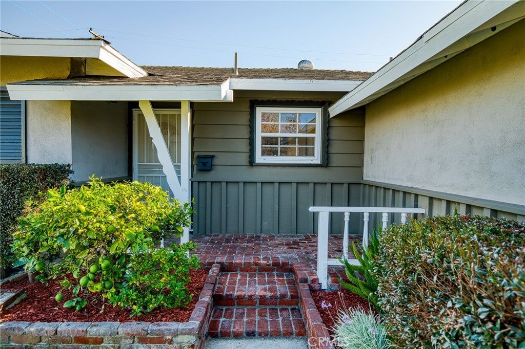 2448 W Grivey