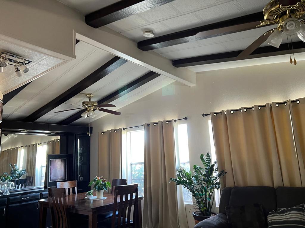 Las Palmas Del La Qn - Manufactured In Park