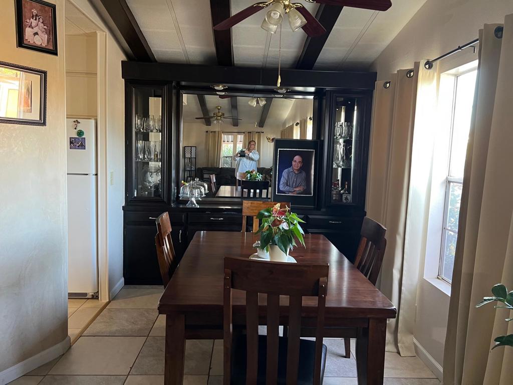 Las Palmas Del La Qn - Manufactured In Park