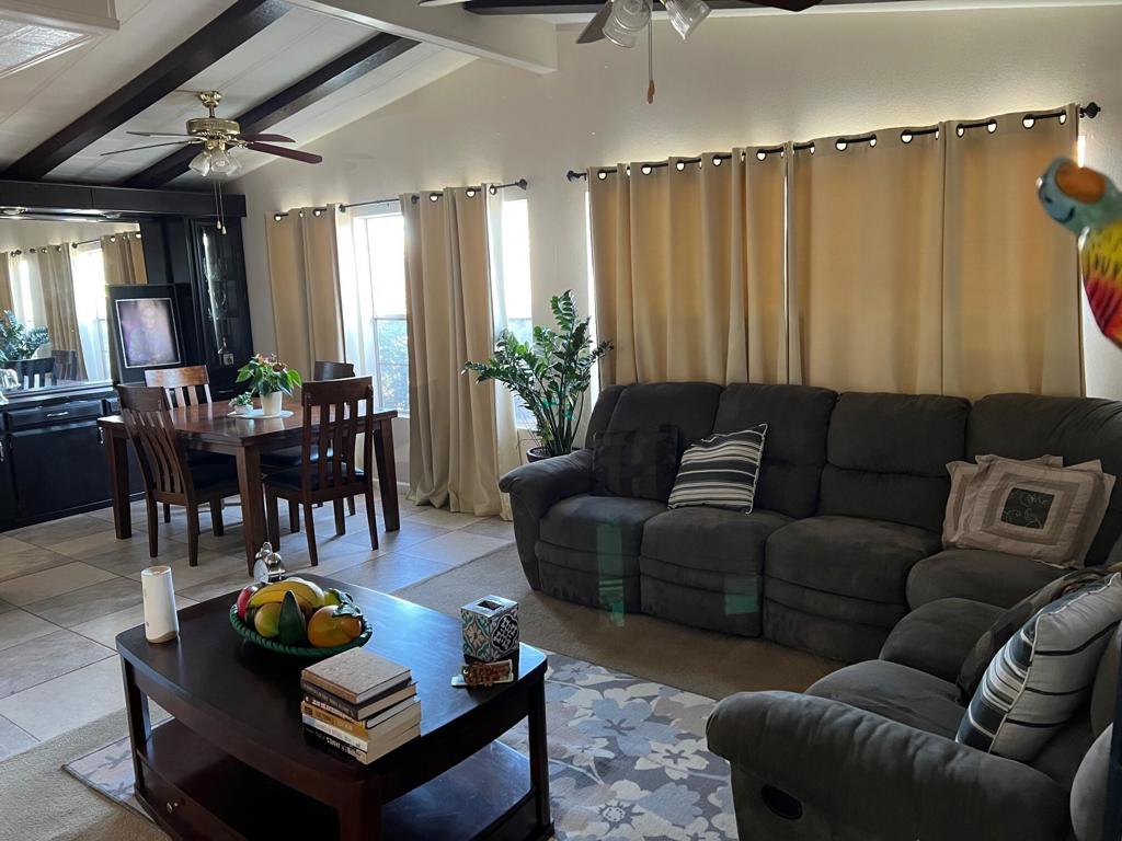 Las Palmas Del La Qn - Manufactured In Park