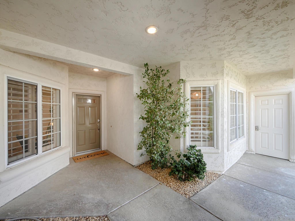 326 Desert Falls Drive E