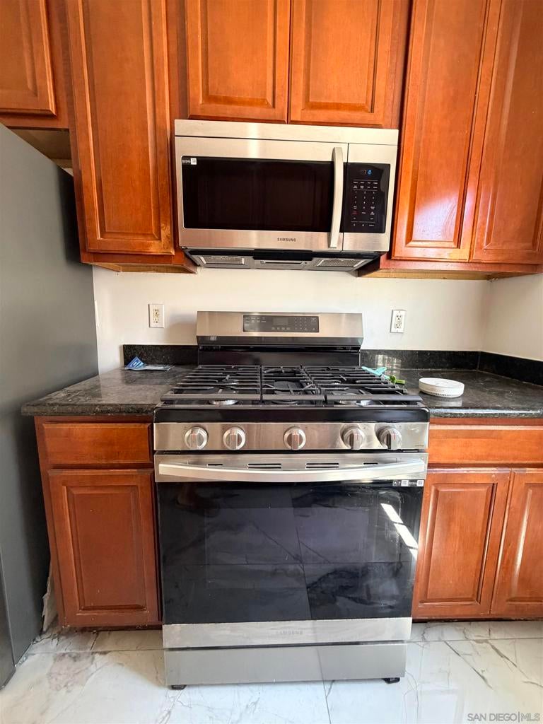 1507 S 40Th B