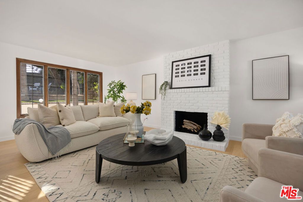 Photo of 2934 Glenn Avenue, Santa Monica, CA 90405 (MLS # 25599715)