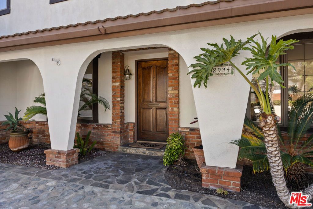 Photo of 2934 Glenn Avenue, Santa Monica, CA 90405 (MLS # 25599715)