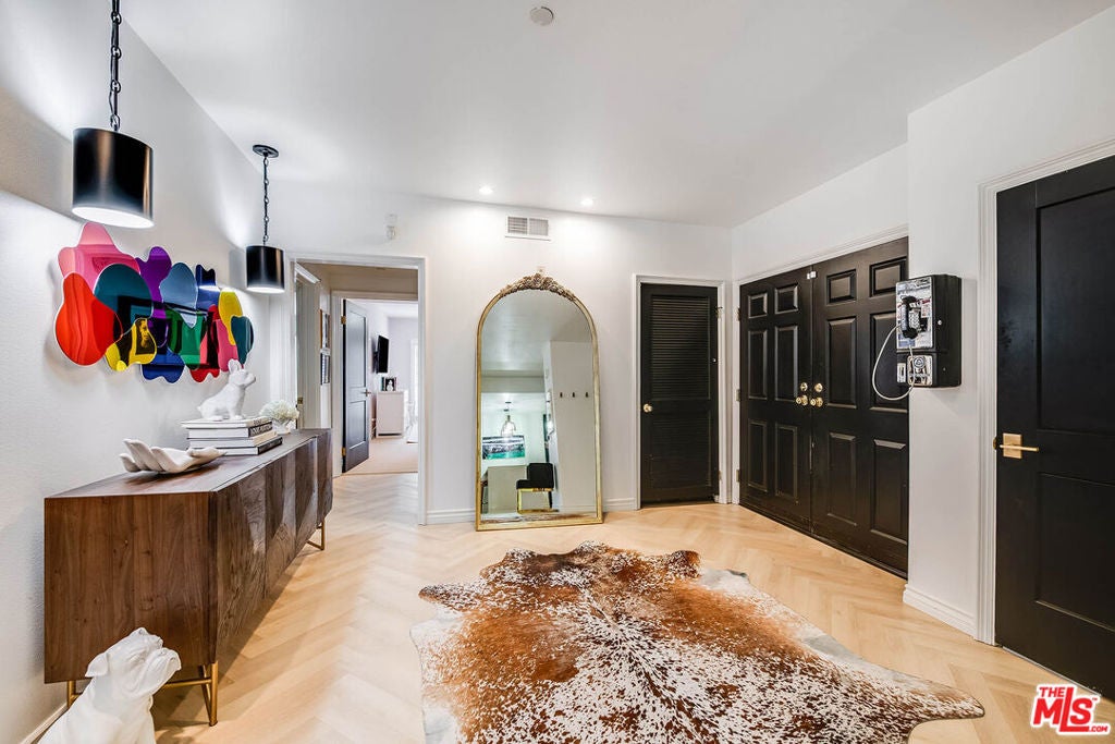 4310 Cahuenga Boulevard 104, Toluca Lake CA 91602